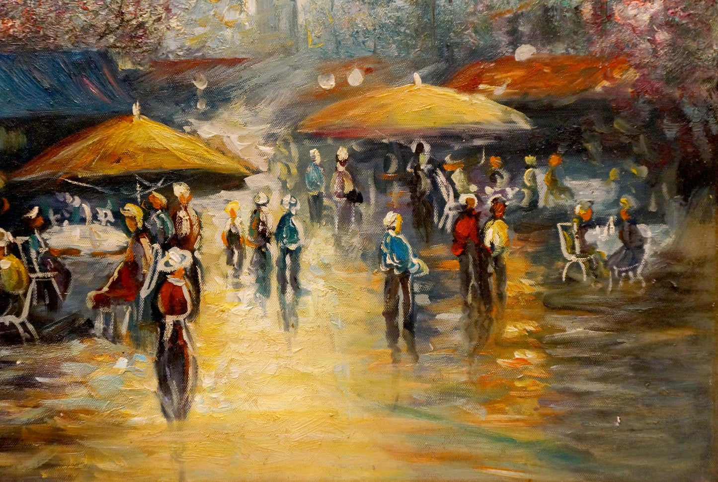 People have a rest in restaurants